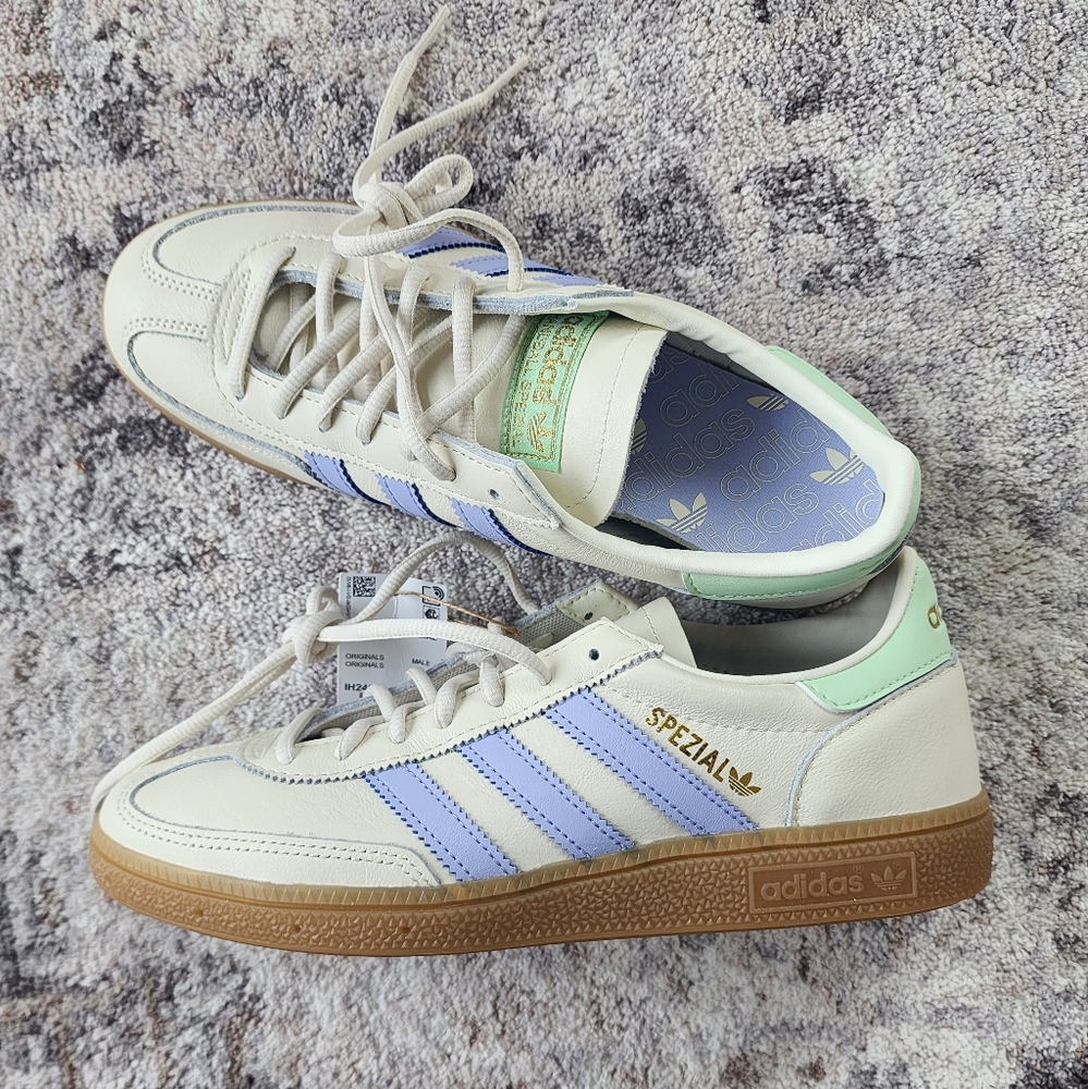 Adidas Spezial rare color M 7.5 W 9.5 NEW